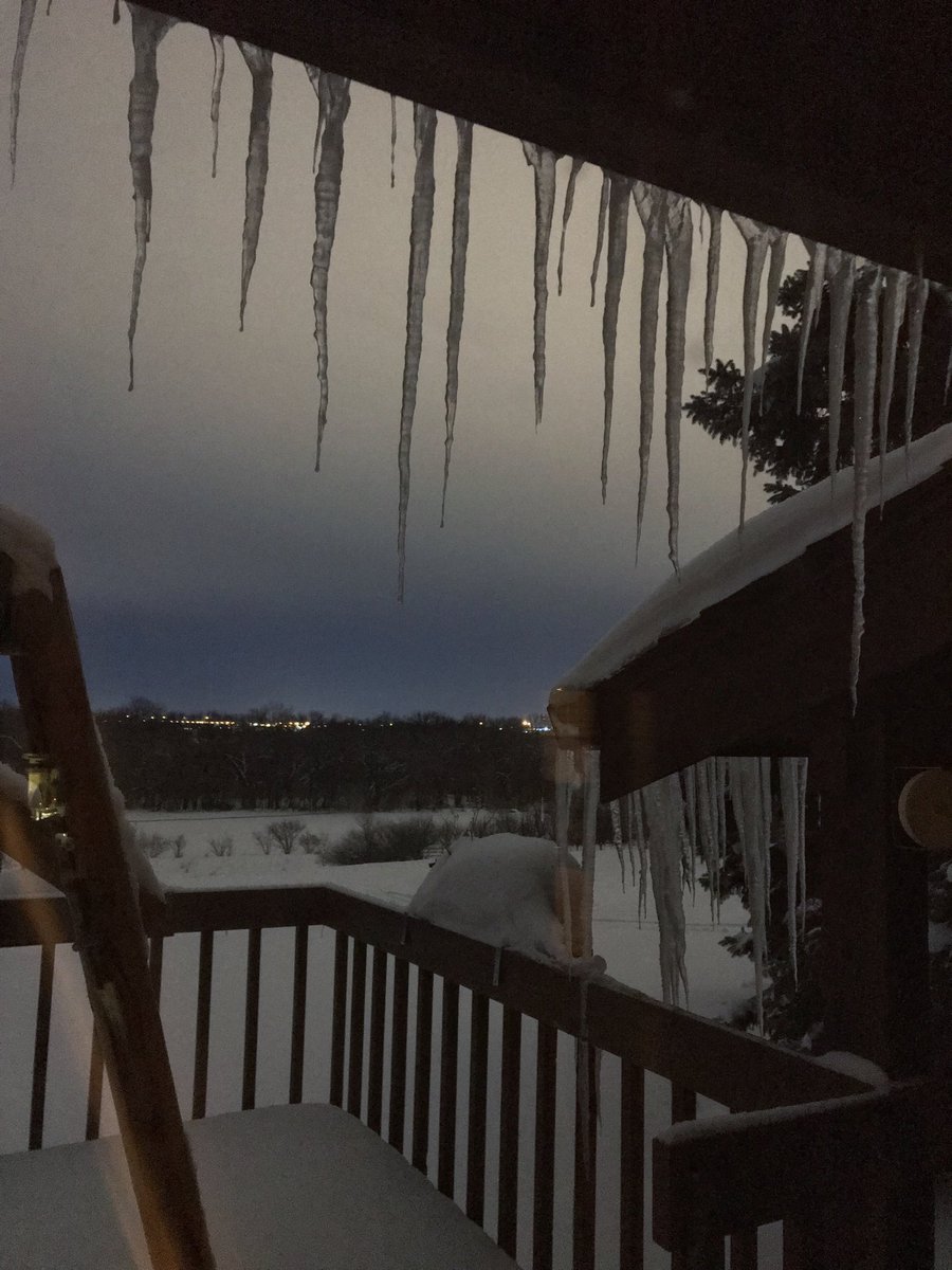 TheReneeKeel's tweet photo. Crazy ambience outside. #spookymorning https://t.co/qnfHbSbM5y