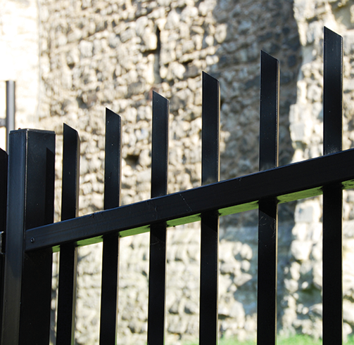JFsecurity's tweet photo. Hot-dip #galvanisation is one of the best ways of protecting steel #fencing and #gates against #corrosion. Our latest blog takes a closer look at the science behind it, and the benefits it can bring... https://t.co/rO7GJziY2X #sustainability #steel #manufacturing https://t.co/FpVGIxosI0