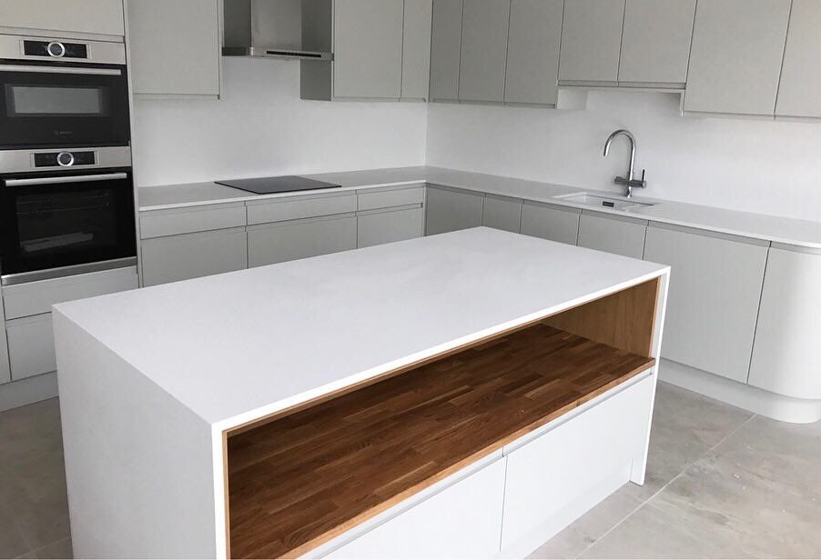 MagmaLtd's tweet photo. These Silestone Blanco Maple Worktops in a suede finish, complete with mitred end panels add the perfect finishing touch to this sleek and modern kitchen โช๏ธ #modernkitchen #quartworktops #kitchenideas #kitcheninspo #silestone #blancomaple https://t.co/AdfzcETzS6