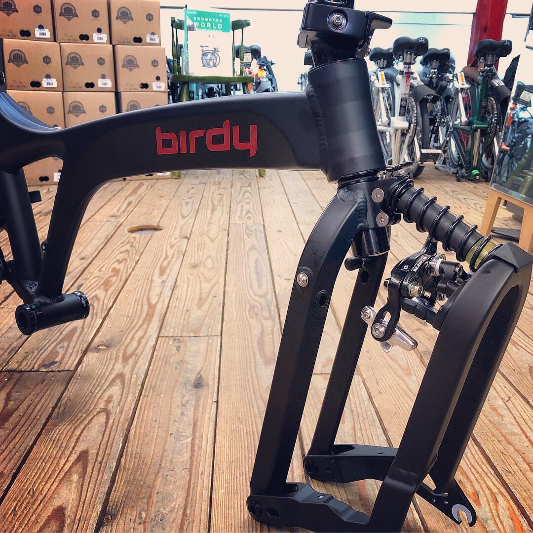 LORO_CYCLEWORKS's tweet photo. birdy カラーオーダー✨

カドワキコーティング《Black Matt》

シングルカラーClass1でしたら
24,000円+tax でオーダー出来ます😃

#birdybike #birdy #pacificcyclesjapan #kadowakicoating #colororder #カラーオーダー #大阪 #���浜 #foldingbike #ミニベロ #minivelo https://t.co/0TPUPbuPuE
