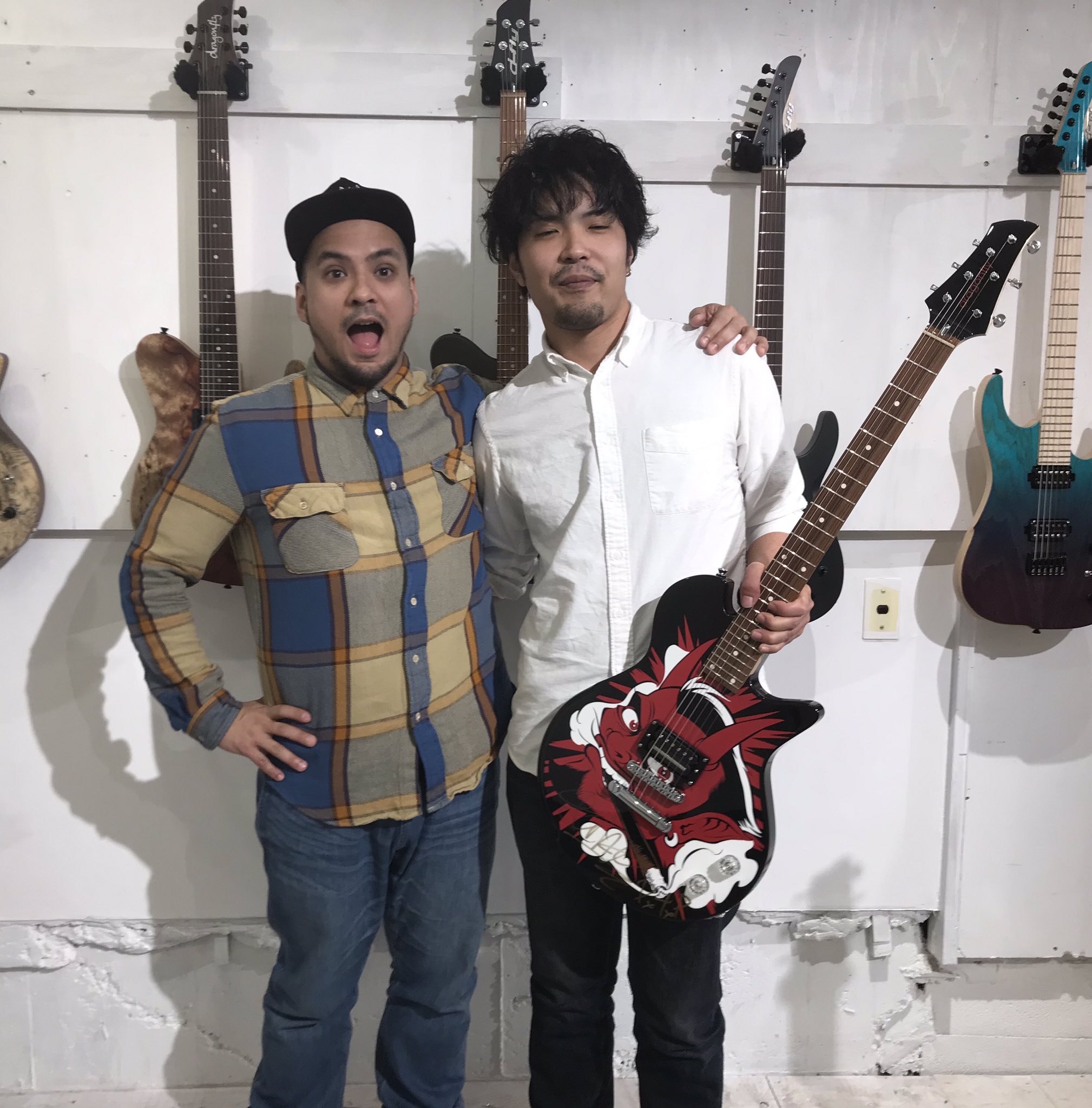 Dragonfly Guitar ありがとう廣瀬君 ありがとうパブロ ありがとう鎌田さん 大分からわざわざ恵比寿に Dragonflyguitar Reddevil Ptp Pablo T Co G9elft3mol Twitter