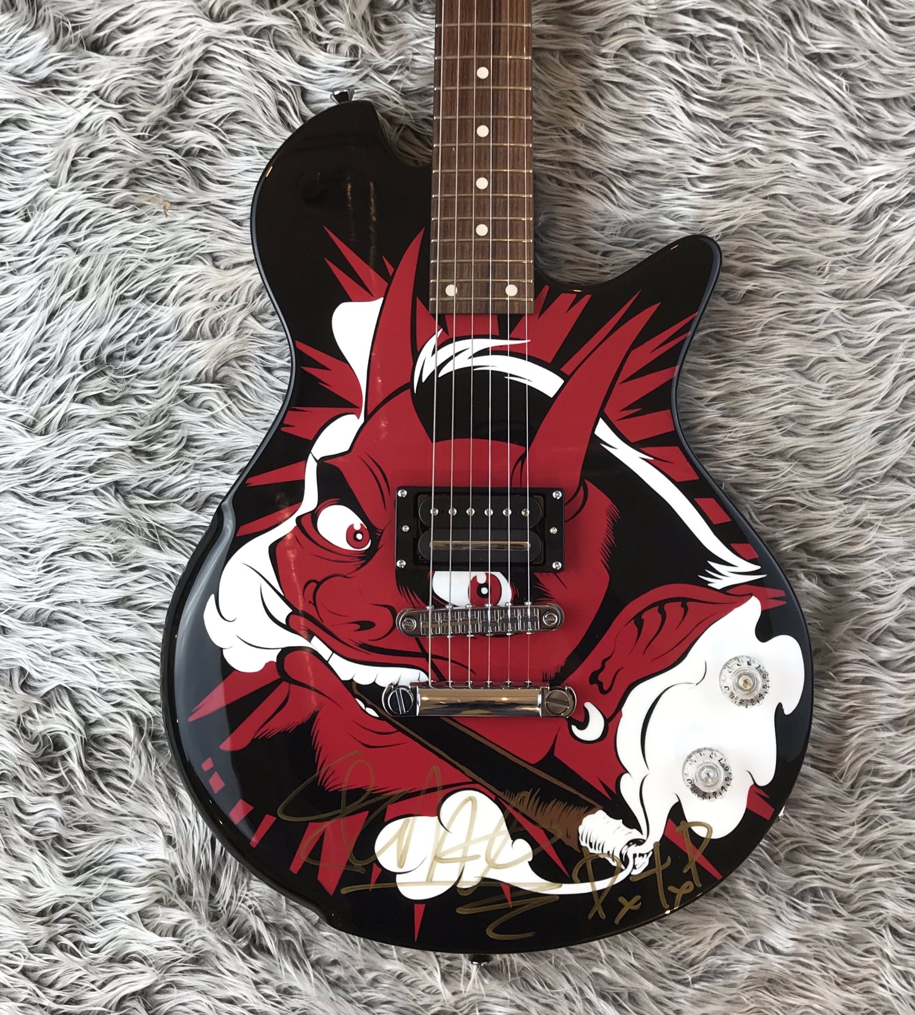 Dragonfly Guitar ありがとう廣瀬君 ありがとうパブロ ありがとう鎌田さん 大分からわざわざ恵比寿に Dragonflyguitar Reddevil Ptp Pablo T Co G9elft3mol Twitter