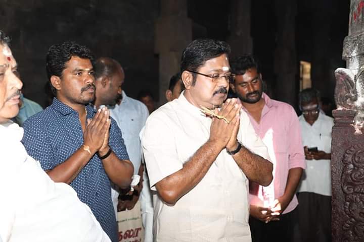 AmmkMukund's tweet photo. திருக்கோவிலூரில் உள்ள அருள்மிகு வீரட்டேஸ்வரரை அண்ணன் #ttv  தரிசித்த போது !! 
#AMMK
#ammkitwing
@TTVDhinakaran
@ThangaTamilSelv https://t.co/zWhNrykI1G