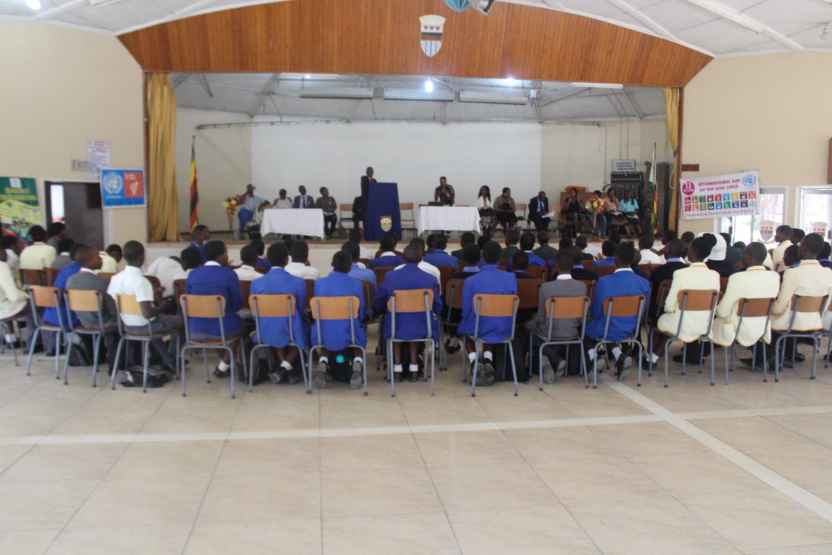 ShamwariyeMwana's tweet photo. #HappeningNow Training of Bridging The Knowledge Gap (BAK) Ambassador being hosted by @UNAZimbabwe under the theme,"Cutting by 50% all school drop outs caused by Child marriage and other forms of violence against women and girls" at Lord Malvern High School https://t.co/6gz9Lsq9OE