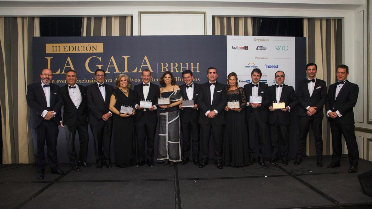 MahouSanMiguel's tweet photo. Mercedes Almendro, directora de Personas de España e Internacional de nuestra Compañía, ha recibido el “Premio al Desarrollo del Bienestar en la Organización” en la #GalaRRHH2019, organizada por @GrupoFacthum, @ForoRRHH y @WTC_SPAIN #RRHH https://t.co/tLDiulIqFA