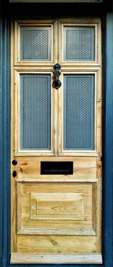 castinstyle's tweet photo. #DoorGoals! This beautiful front door has been revamped using door furniture from our website. The combination of the @kirkpatrickltd letter plate and lock with our door knocker works really well. 
.
.
.
.
#castinstyle #castiron #doorfurniture #doordesign https://t.co/fb29BS8lfu
