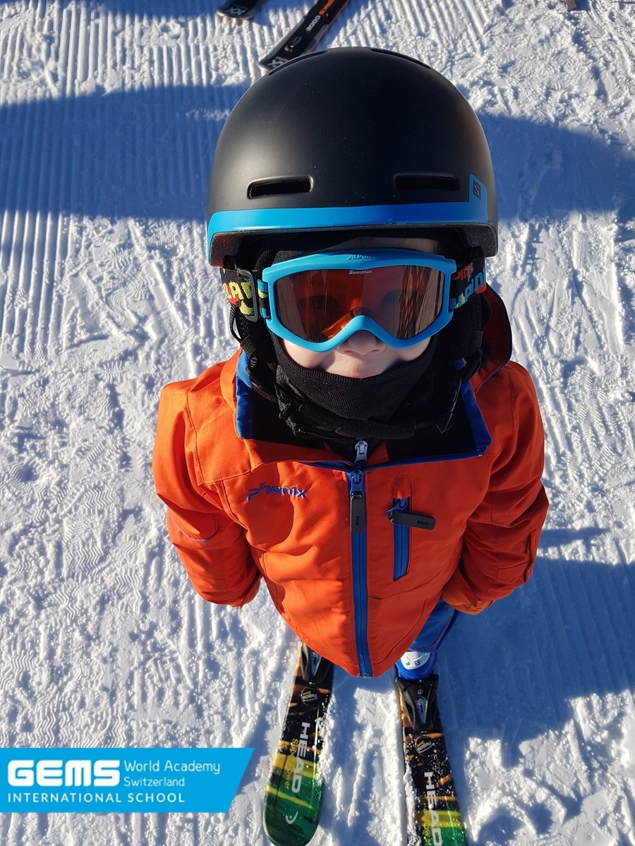 Students are back from the very sunny February break. Did you know the February break is called “les relâches” where families would go on a ski trip in the mountains? ☀️🎿🏔️👍
#GWAS #Back2School #FebruaryBreak #relaches #SkiWeek