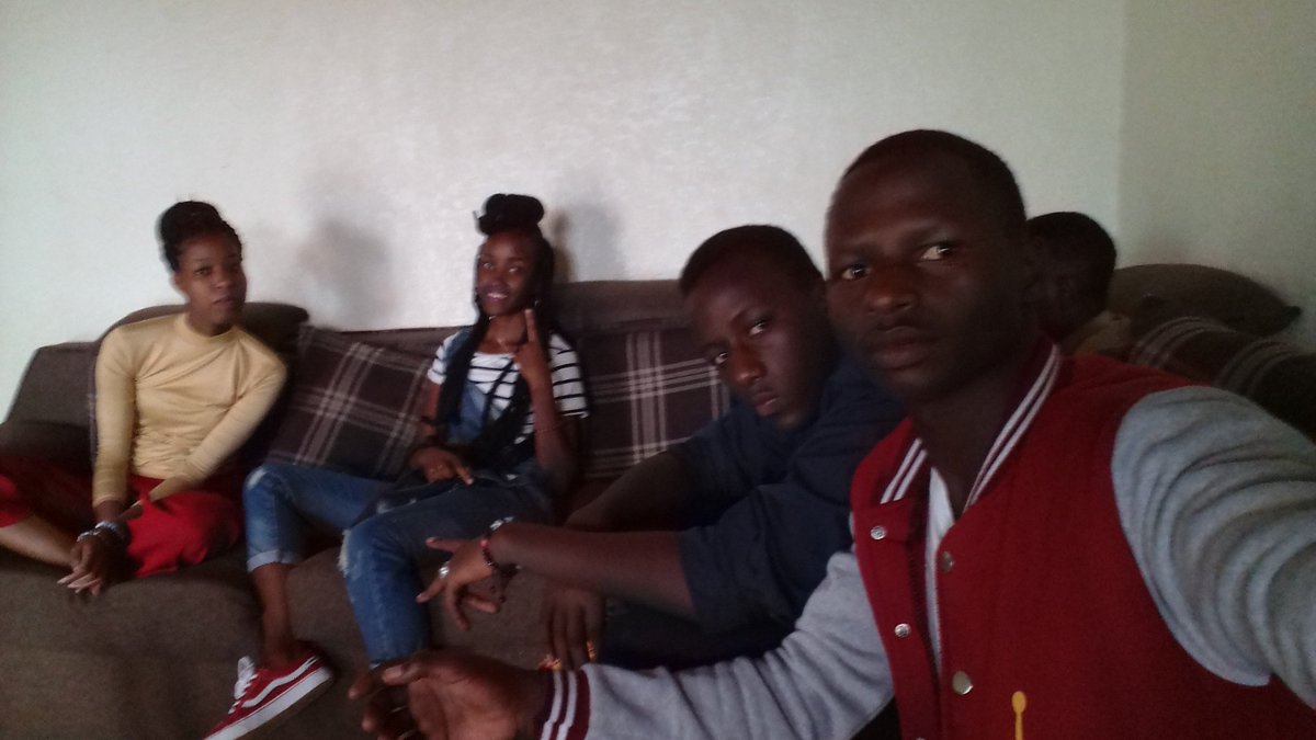 Lyon08603409's tweet photo. Chillin' with my guys https://t.co/N43Wp6D9gy