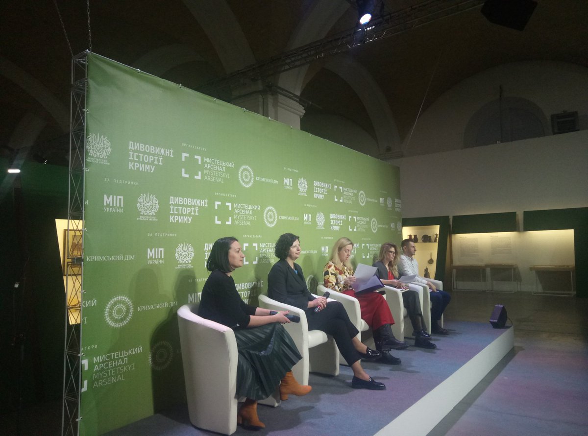 Починаємо прес-конференцію до відкриття нової виставки "Дивовижні історії Криму" у Мистецькому арсеналі
#крим
#мистецькийарсенал