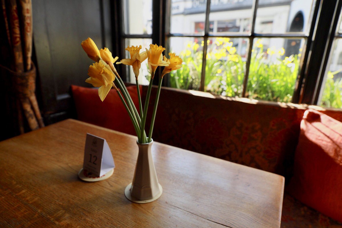 Crickhowell and The Bear are bathed in early spring sunshine and the garden booths are open if you fancy sitting outside.  #sunshine #pubmeal #crickhowell