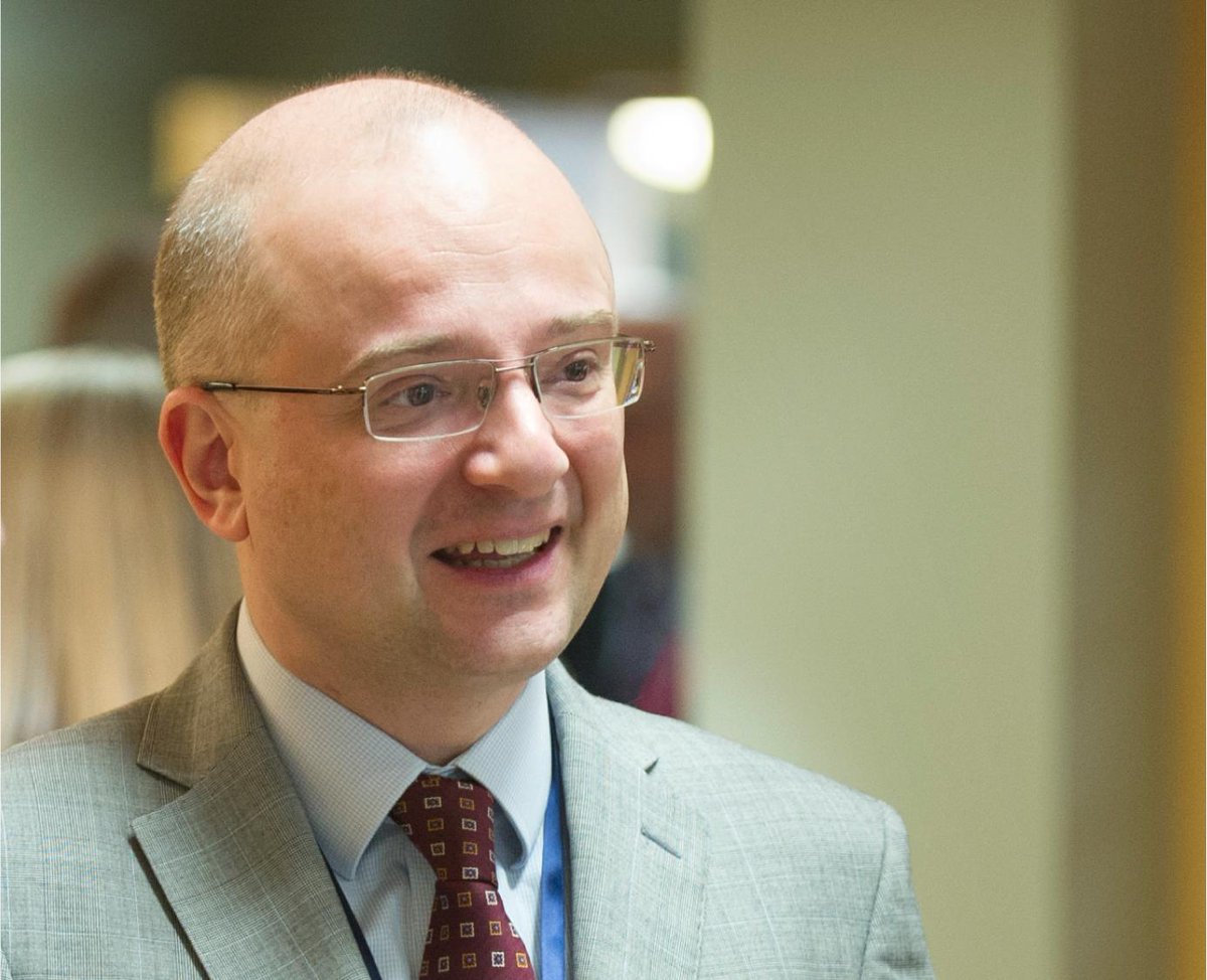 #FINALISTI2019 U doba teorije zavjere i lažnih vijesti, važno je da se glas znanstvenika jasno i glasno čuje. Jedan od glasova koji se čuo dovoljno glasno da zaradi nominaciju za komunikatora godine onaj je Igora Rudana.