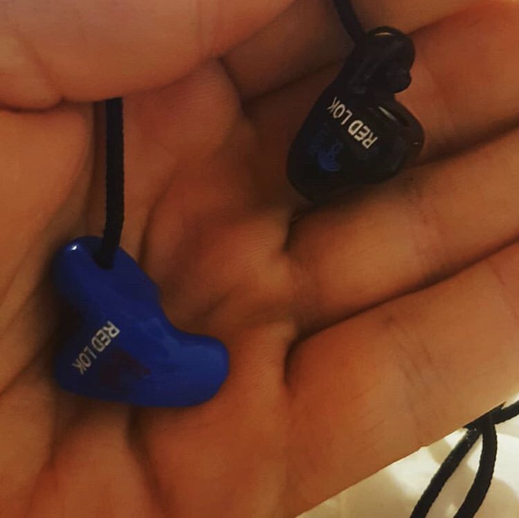 proearz's tweet photo. ”Thankyou @acs_custom_sw for helping protect my ears !! Custom moulded fit like a dream and even come with a nifty box and string so i dont lose them !!! And thanks to @delta_crew_uk for helping towards getting them” #protectyourears #acscustom #earplugs #redlok #deltacrewuk https://t.co/DuN5Uf5btu