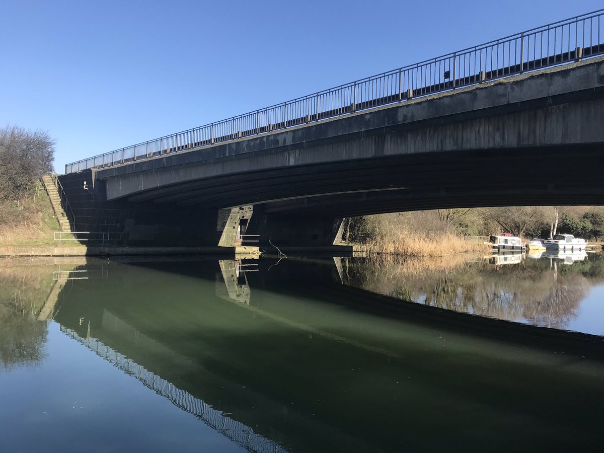 ICEThamesValley's tweet photo. Here’s another Thames Bridge for #ICEBridgeMonth. It carries the A34 near Oxford, and is post-tensioned in just about every direction. @ICE_engineers @ICE_SEEngland @ICELibrary https://t.co/iMFt6vnP8i
