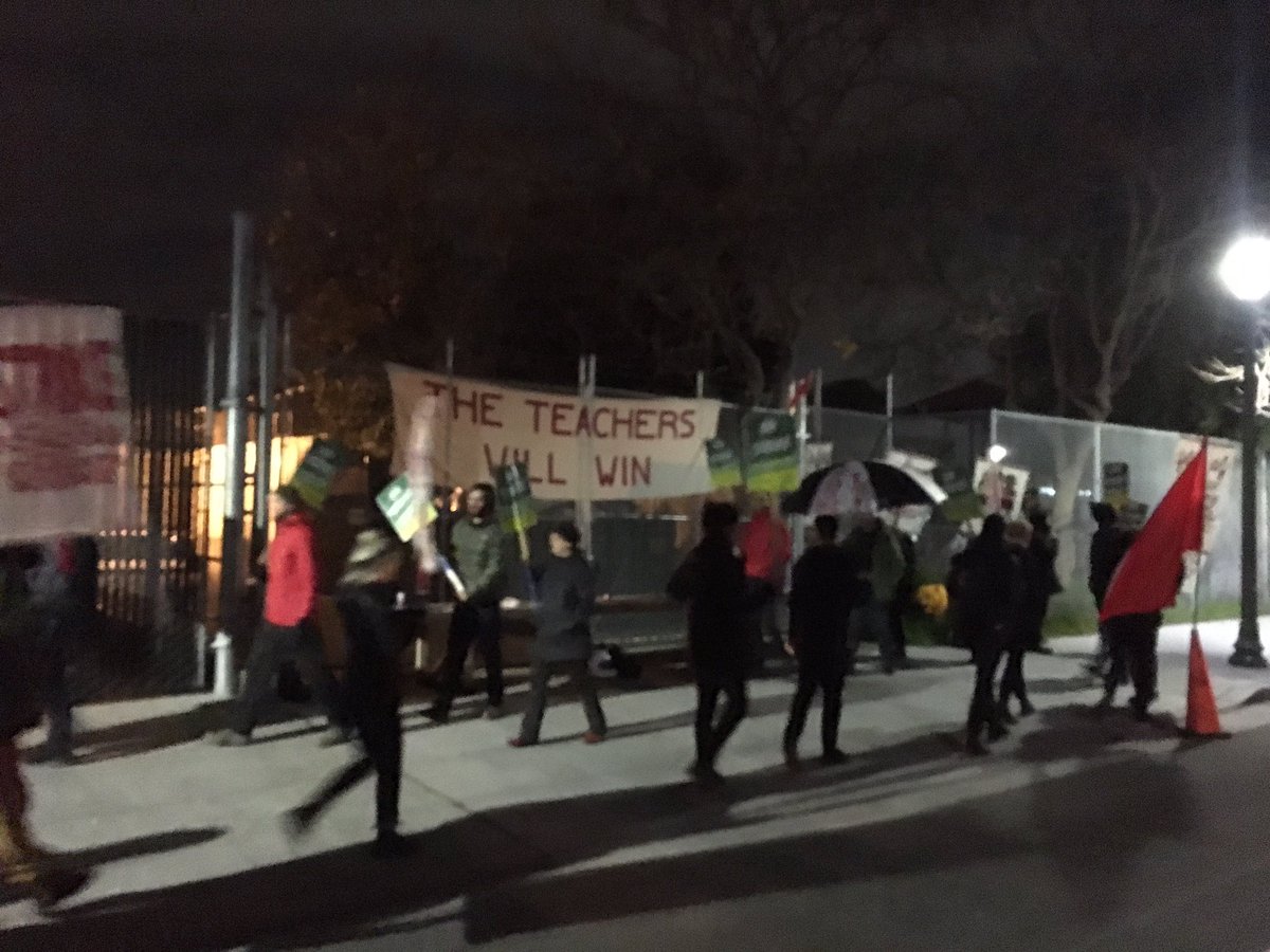 TANC_Bay's tweet photo. 4am picket—Turned away two semi-trucks so far. The teachers will win! #OaklandTeachersStrike #oaklandstrike @OaklandEA https://t.co/afvEQJq5rr