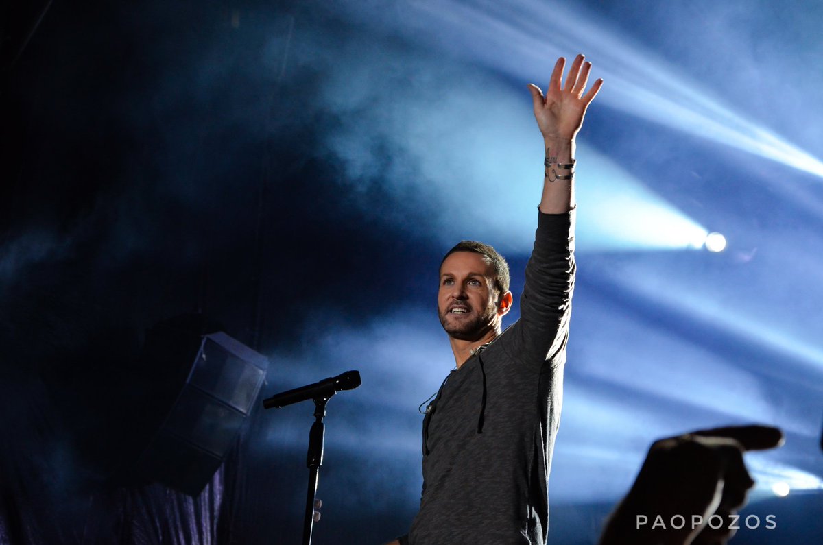PaoPozos's tweet photo. @AxelOficial rompiéndola anoche en la Fiesta Nacional del Lúpulo. https://t.co/LWOZ9hxNoM