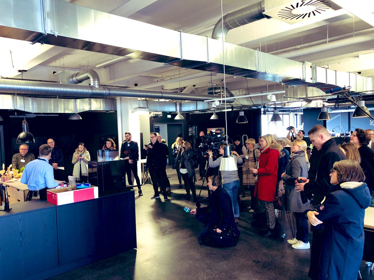zunicker's tweet photo. Mini-Recap: Volle Hütte bei #facts2go & großes Interesse an #IoT, #CGI, #ConversationalCommerce, #NewWork und den Entwicklungen rund um die @otto_de-Plattform. https://t.co/FTodEvkWHd