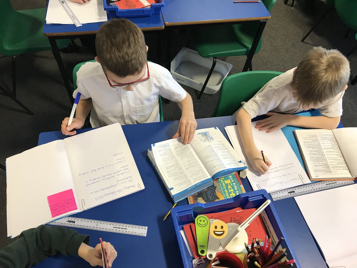 TGPS_NorthLincs's tweet photo. Year 4 are working hard to independently locate words in a dictionary to check spellings and find definitions. #TGPSYear4 #TGPSEnglish #TGPS5BS #TGPSResourceful #TGPSIndependentTime https://t.co/SWZZYlYS53