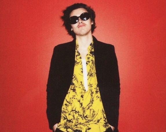 becauseofHES's tweet photo. harry in yellow: a concept https://t.co/ecryXI80uZ