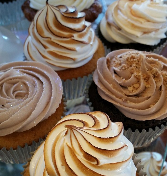 offthehookplett's tweet image. Supporting our local community, as Locavores, you can expect to see sweet treats from Clare's Cakes &amp;amp; Deli on our dessert menu!