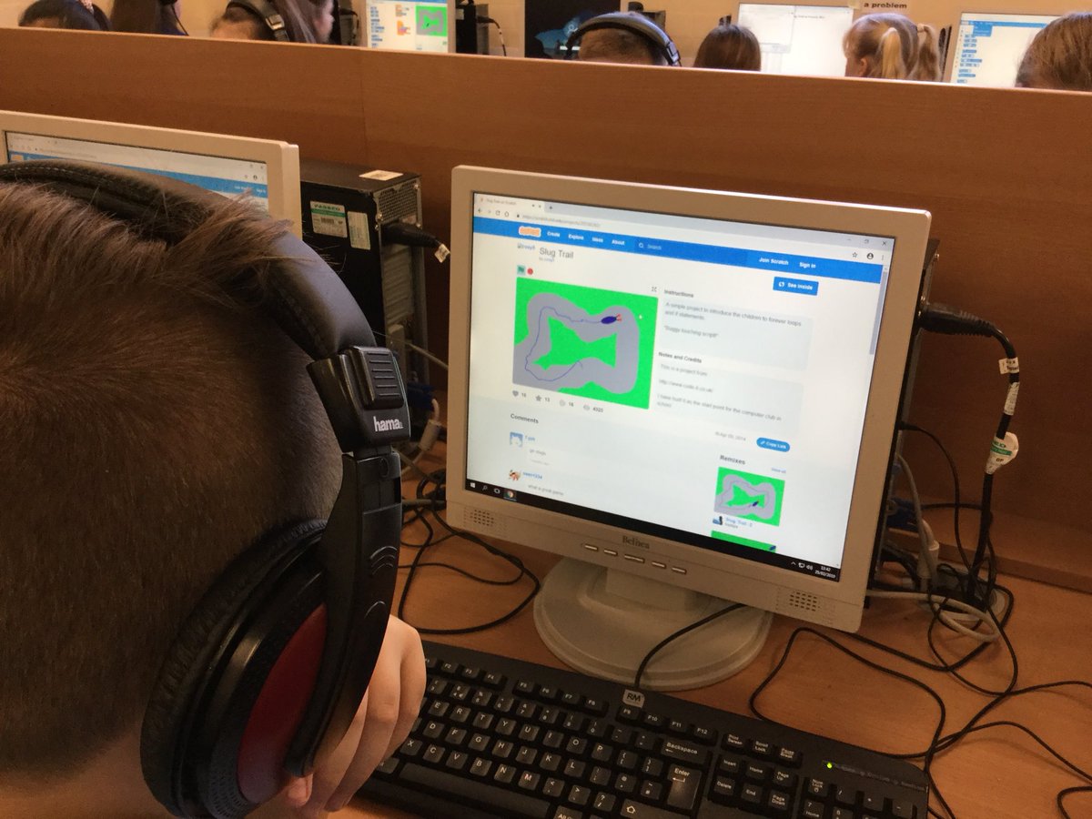 lstClass14's tweet photo. Class 14 enjoying coding in Scratch.  #STPSICT https://t.co/5vE30vT7V7