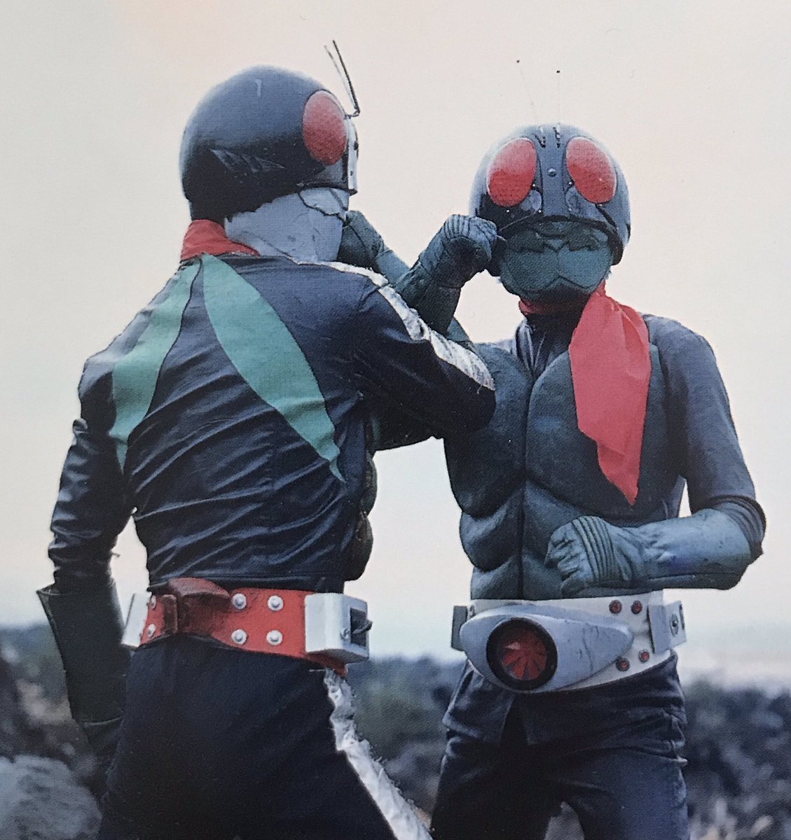 The雄 Twitterissa 仮面ライダー 40話での撮影風景と ダブルライダーの写真 色々なポージングのダブルライダーが撮影された 仮面ライダー ダブルライダー 特撮 昭和ライダー 石ノ森章太郎