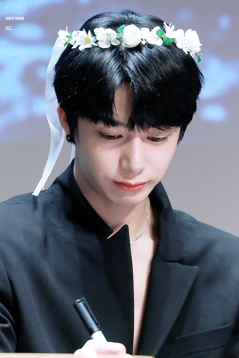 시익스세엔스💕 tweet media