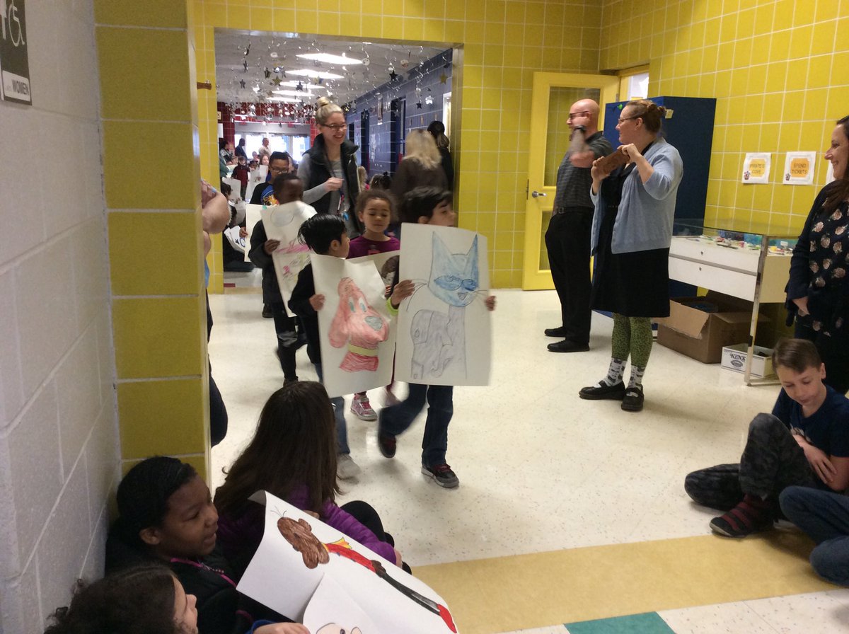 shollis0301's tweet image. ⁦@CSDSenators⁩ ⁦@PamelaH346⁩  How do we kickoff I love to read week? With a book character parade. #northrocks #csdchat