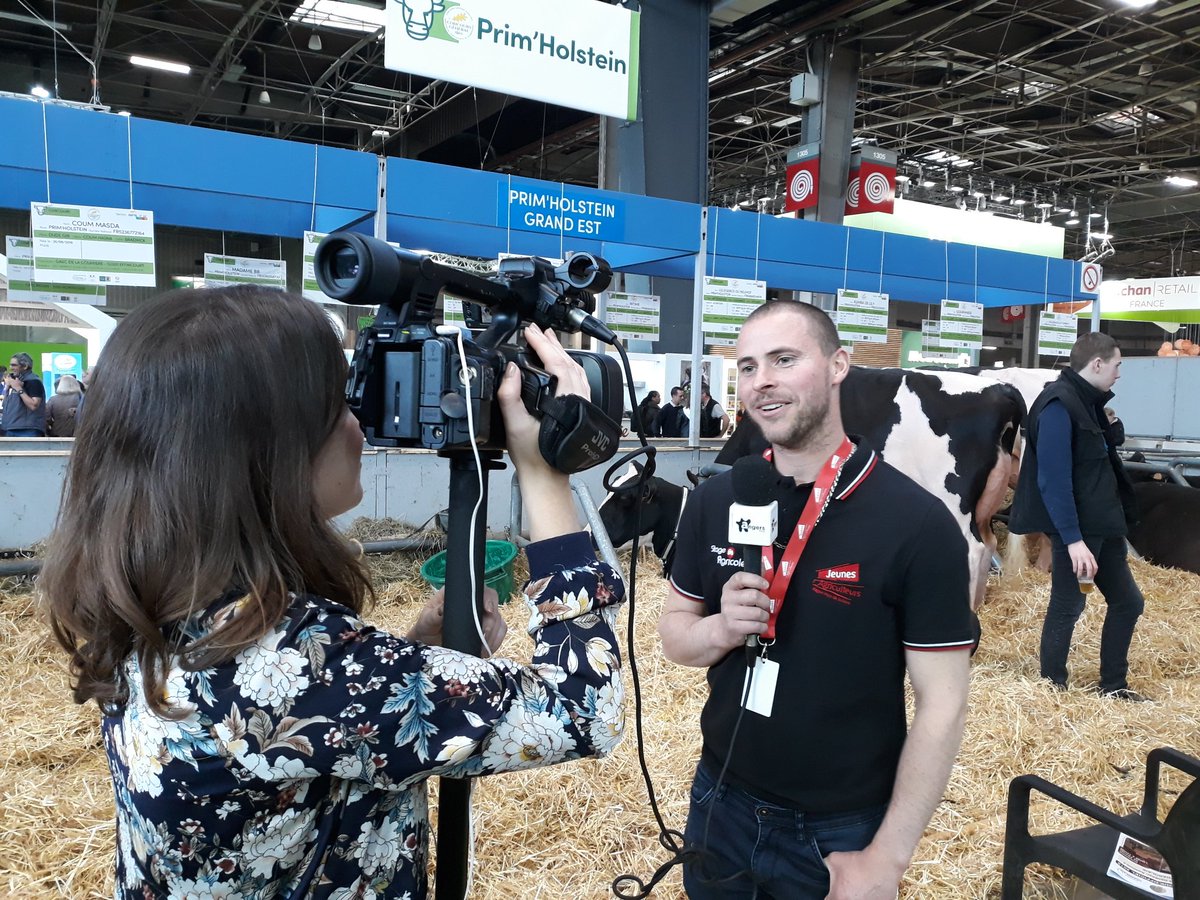 JApaysdelaloire's tweet photo. Interview des @JeunesAgri49 par @Angers_Tele pour préparer un reportage, diffusion cette semaine, on vous redis 🤗
@TraineauClement @Clempin49 @JGuemas https://t.co/QHBYU2Vilh