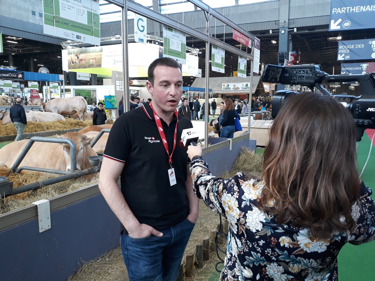 JApaysdelaloire's tweet photo. Interview des @JeunesAgri49 par @Angers_Tele pour préparer un reportage, diffusion cette semaine, on vous redis 🤗
@TraineauClement @Clempin49 @JGuemas https://t.co/QHBYU2Vilh