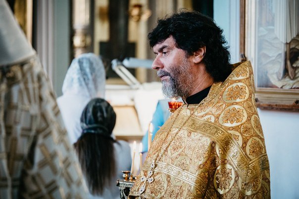 Он вырос в семье железнодорожников и учился на кинематографиста... Игумен Серафим (Ляхов), клирик Германовского собора Ульяновска - о том,как пришел к вере и стал священником... m.vk.com/wall-99311437_…