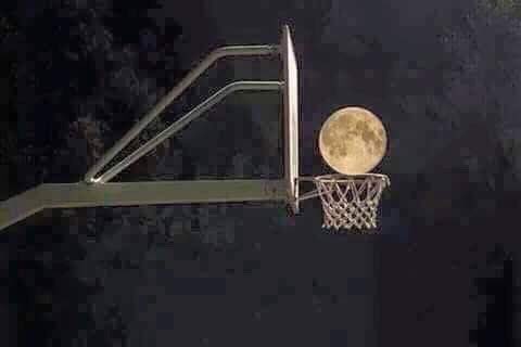 TheRealBuzz's tweet photo. Moon hoops anyone? #MyKindofGame https://t.co/0lCwdQugR8