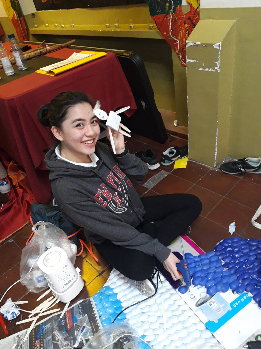 dednasiadma's tweet photo. Good evening sa lahat except kay @ionasofia, tumigil na siya sa pagdudura sa mga tao mula sa condo niya and instead nangkukulam nalang siya gamit yung binuo niyang manika
#SW1P3RIGHT
#ScienceWeek2019
#GalingScience
#ParaSCIyo https://t.co/mpfyA9stCP