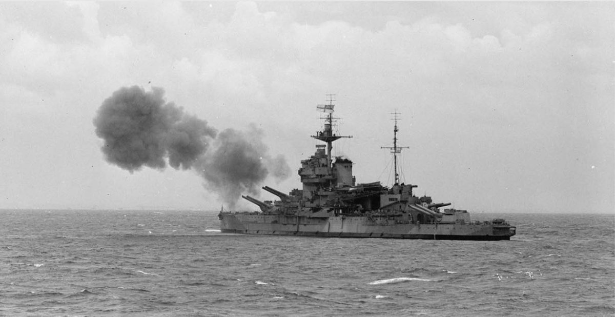 Royal Navy tweet media
