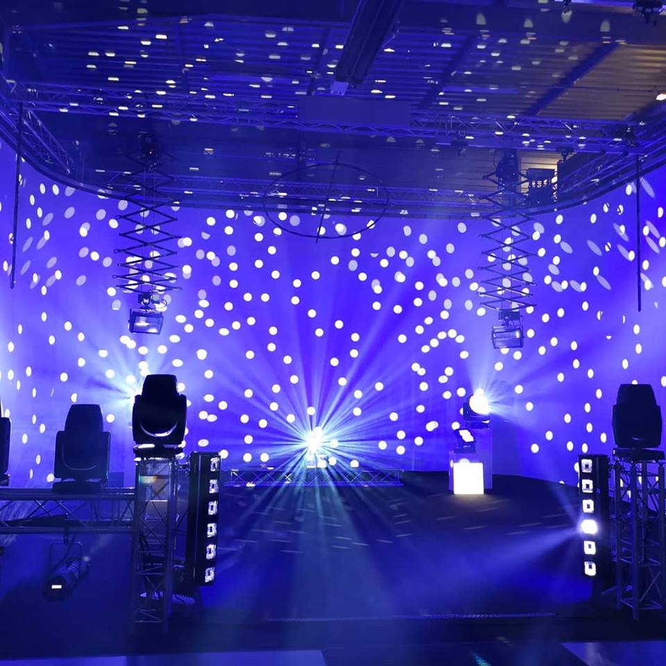 Dimatec_Light's tweet photo. Nouveau design du showroom de Dimatec 😍
@ClayPakyNews, @AvolitesLtd, @CoemarNews, @DeSistiLighting, Ledblade & Swisson #claypaky #avolites #coemar #desisti #ledblade #swisson #lighting #lighteffect #showroom #demo #colors #lightdesign #lightpassion https://t.co/re9DQMNplh