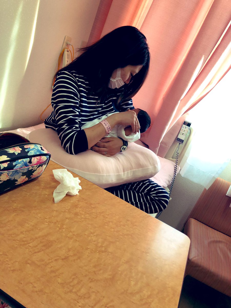 JR022499's tweet photo. 由佳ちゃん激痛を耐えて俺の子供産んでくれて本当ありがとう。
妊婦できついのに家事と弁当もご飯も感謝してます、全力で支えていきます、そして2人を幸せにします。
お見舞い来てくれた人、お祝い持ってきてくれた人ありがとうございます！🤩
@yukp04 https://t.co/0AgUftz0nC