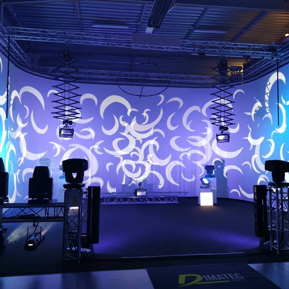 Dimatec_Light's tweet photo. Nouveau design du showroom de Dimatec 😍
@ClayPakyNews, @AvolitesLtd, @CoemarNews, @DeSistiLighting, Ledblade & Swisson #claypaky #avolites #coemar #desisti #ledblade #swisson #lighting #lighteffect #showroom #demo #colors #lightdesign #lightpassion https://t.co/re9DQMNplh