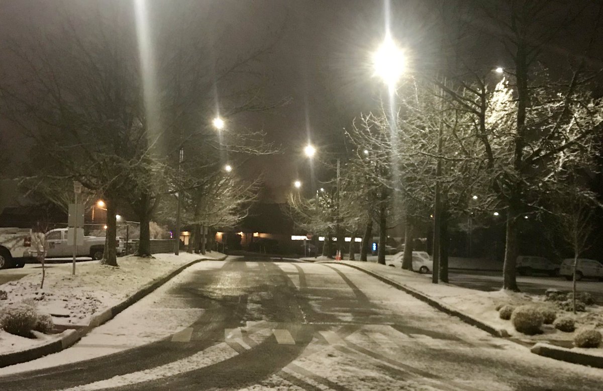 TigardOR's tweet photo. Live from City Hall... #tripledoppler #pdxtst #pdxsnow #pdxtraffic https://t.co/GezHeF7qCR