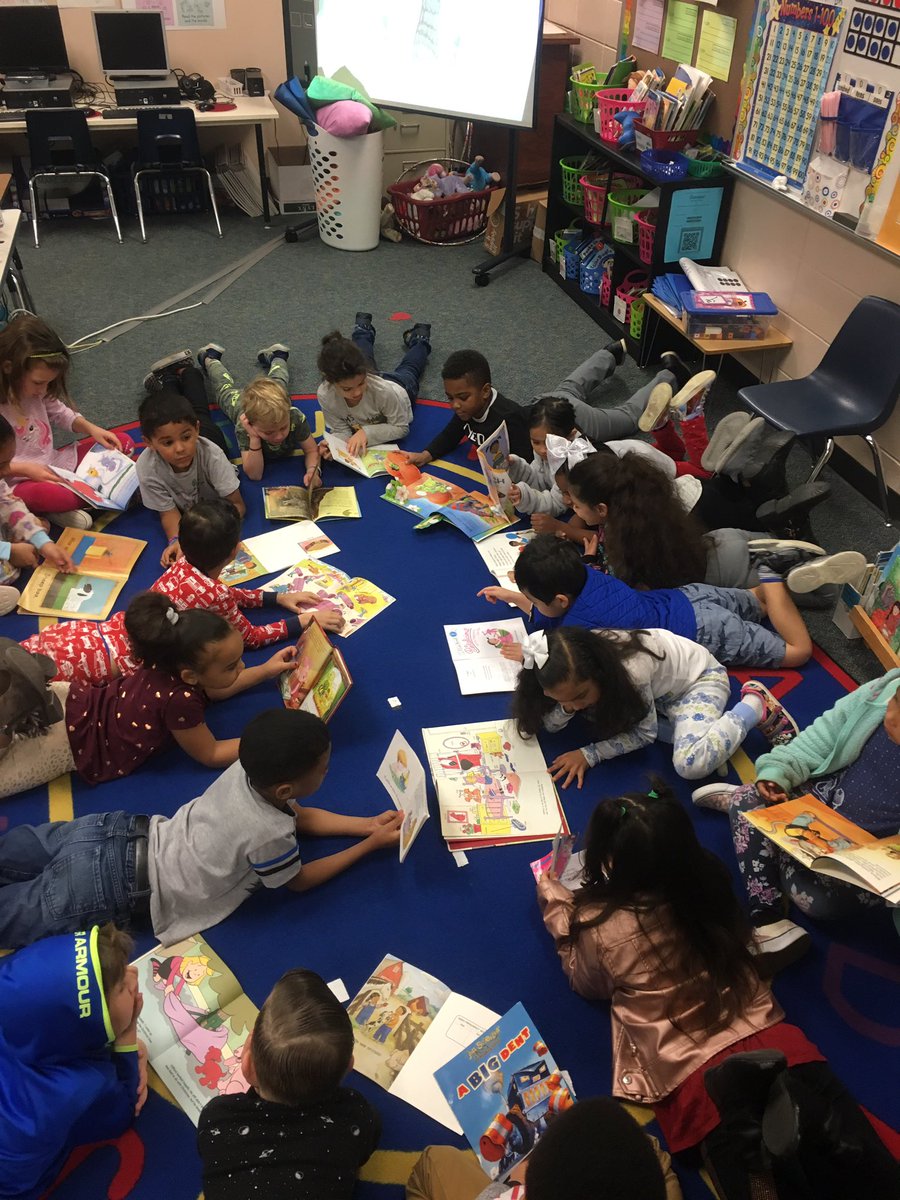 Celebrating reading today! #koalap2pcampers <a href="/KuehnleKISD/">Kuehnle Elementary</a>