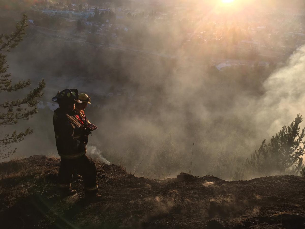 conaf_minagri's tweet photo. 2 brigadas, 1 helicóptero, personal técnico y @BomberosdeChile en combate de incendio forestal Las Antenas (Coyhaique, región de Aysén) #ChileLoProtegemosTodos https://t.co/EKXyf04dQY