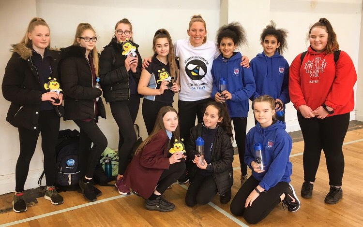 TheRunningBee's tweet photo. The brilliant @scopelandboxer has been helping spread the message of #TheRunningBee Foundation whilst also inspiring a new generation!
https://t.co/kwFl8vRA9k
#BeeActive #BeeHealthy #BeeHappy https://t.co/ihQzoCN5v6
