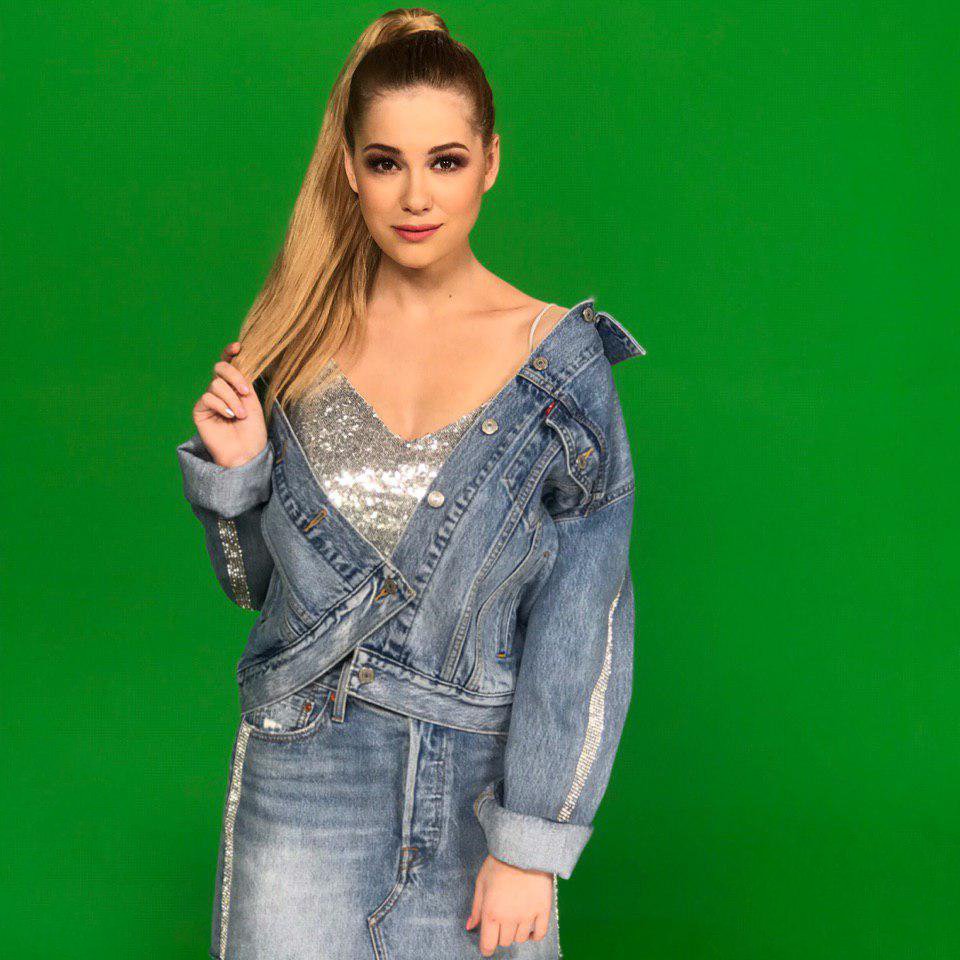 Ведущаямузтвдарьяфилиппова. Ведущая новостей муз тв. Муз тв логотип. Анна шульгина муз тв. Настя кудри ведущая.