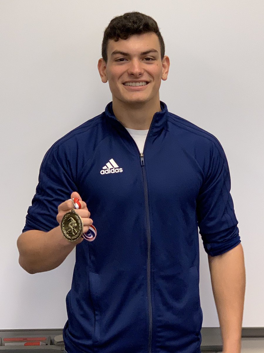 SharksOasisFB's tweet photo. Congrats to one of our DEs ALEX SACRAMENTO on his FIRST PLACE DISTRICT FINISH over the weekend!!! #MULTISPORTATHLETE #football #wrestling #SHARKGANG #182 #Regionals #here #we #go #LETSGOGETONE! https://t.co/1v3pf5KHPu