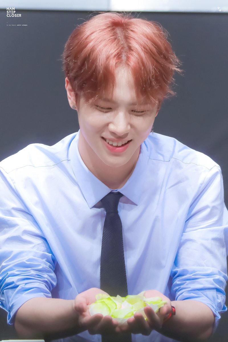 HAN_STEP_CLOSER's tweet photo. 181111 엠투유 신촌 제이드홀
동하니가 좋으면 나도 좋지
#김동한 #동한 #DONGHAN #KIMDONGHAN
@KDH_official https://t.co/nL0Q2rHPXf
