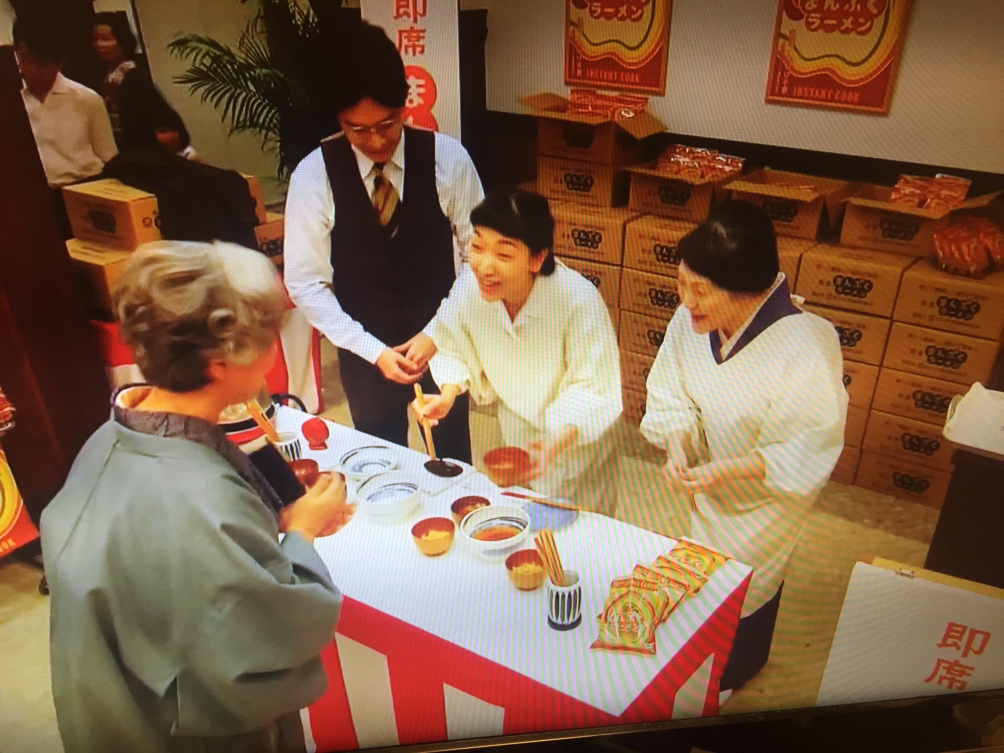 明日になれば 昭和33年 まんぷくラーメン 日清チキンラーメン 発売開始 この年 島倉千代子さんは からたち日記 を歌い大ヒット 年末の紅白歌合戦でも歌いました そんな時代だったんだなと思いながら毎日 朝ドラ まんぷく を見てます まんぷく