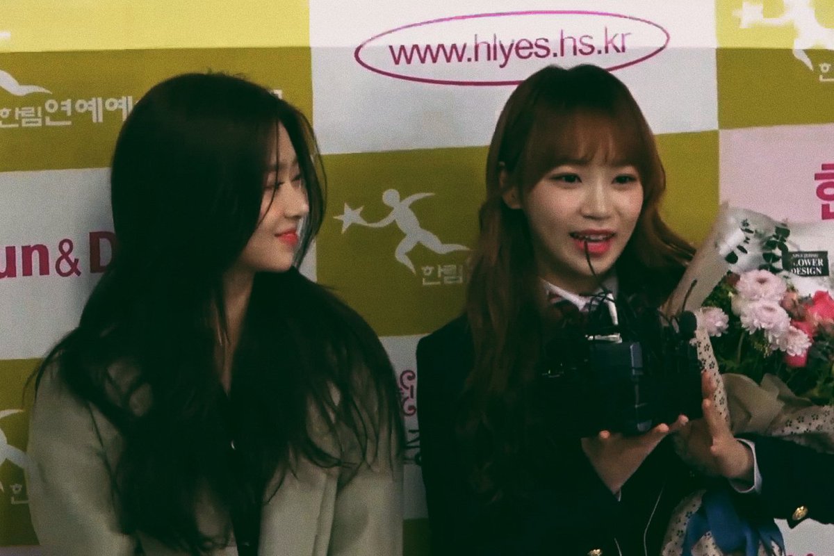 2kimspace's tweet photo. #아이즈원 #김채원 #김민주 
#chaewon #minju #2kim https://t.co/afPZVaSKLJ