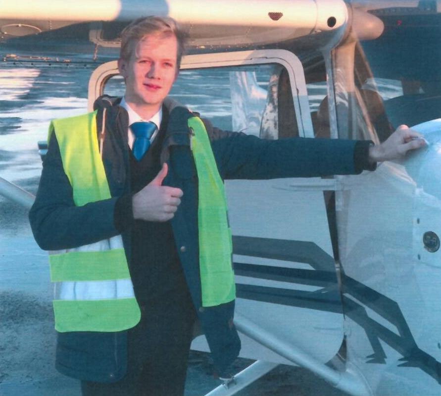 EPSTbv's tweet photo. #EPST studenten Erik, Max en Quirijn hebben in Noorwegen hun first solo gevlogen! Gefeliciteerd mannen, namens iedereen bij EPST, inclusief jullie mentoren Ilana en Michel. #pilotlife #firstofficer #aviation #pilootworden #osmaa #arendal #norway https://t.co/fEaGG8GKNH