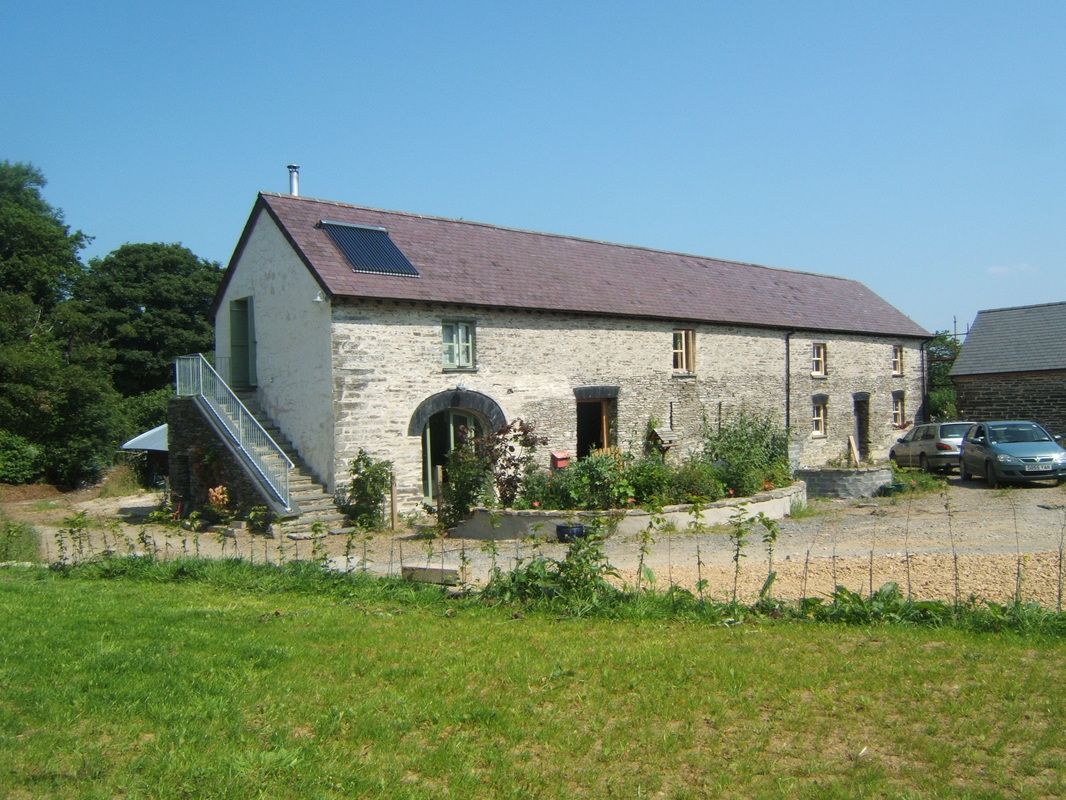 TheHolidayCots's tweet photo. Cartws Bach has been #lovinglyrestored from an 18th Century carthouse to offer #quirky accommodation in #Pembrokeshire. There are various dates available, contact the owner to book!
🛏️ Sleeps 1-4
https://t.co/wjTVhWd67U
#VisitPembs #HolidayCottage #HolidayLet #LoveWales https://t.co/K1bq6OoUgF