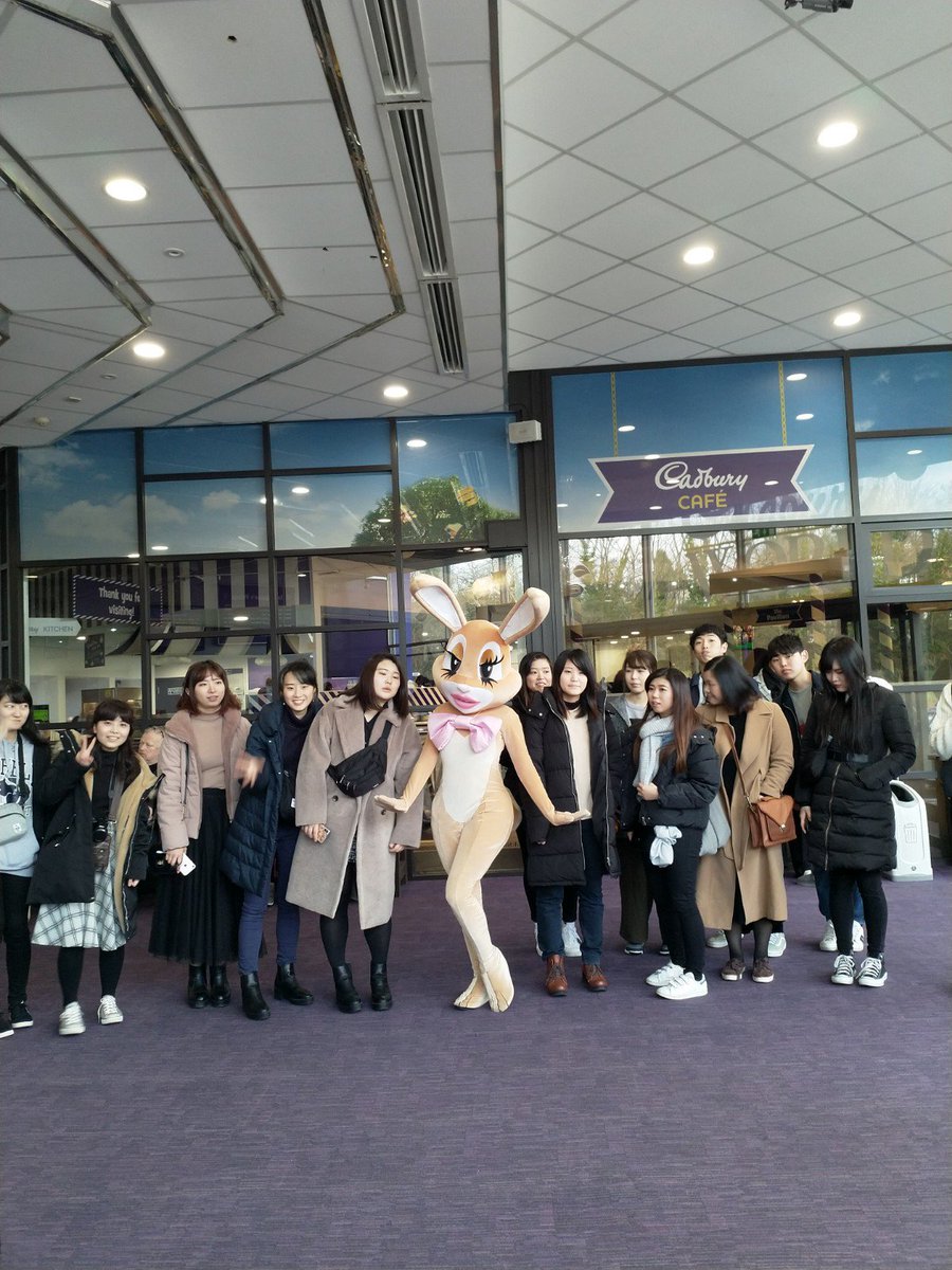 KeeleGlobalEd's tweet image. The Japanese (KUFS) students experienced a little bit of the midlands last week visiting Cadbury World, The Bullring, The Shakespeare room and the secret garden in Birmingham Library