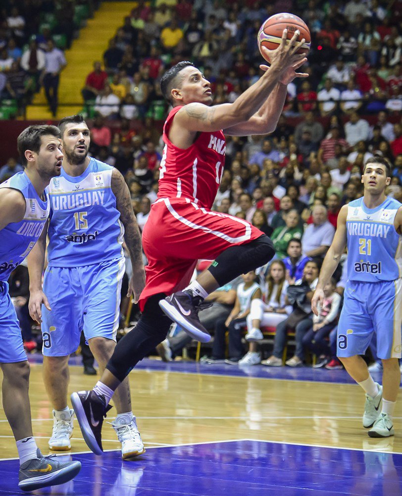 Los canasteros Michael Hicks <a href="/maikito04/">Michael Hicks</a> y Joel Muñoz <a href="/joelmunoz24/">Joel Muñoz</a> jugarán su último partido con la Camiseta Nacional de #Panamá 🇵🇦 hoy lunes a las 9:30pm ante <a href="/AdemebaNacional/">ADEMEBA</a> #México 🇲🇽; partido que podrán ver por <a href="/FOXSportsMX/">FOX Sports MX</a> 3 en la narración del compatriota <a href="/rgarciaochoa/">Ricardo García O. 🏅</a> 🏀💥