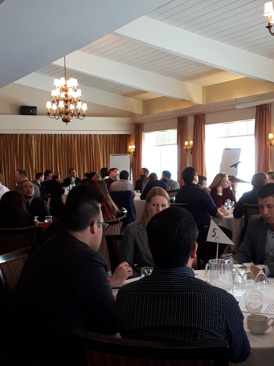 ON_Branch_PD's tweet image. Great Food &amp;amp; Beverage Roundtable session underway @DonaldaGolf  Lots of ideas and experiences being shared #networkingwins #cscm #cscmontario #skillbuilding